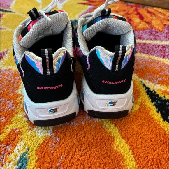 Sketchers sneakers size 7 - Picture 3 of 4